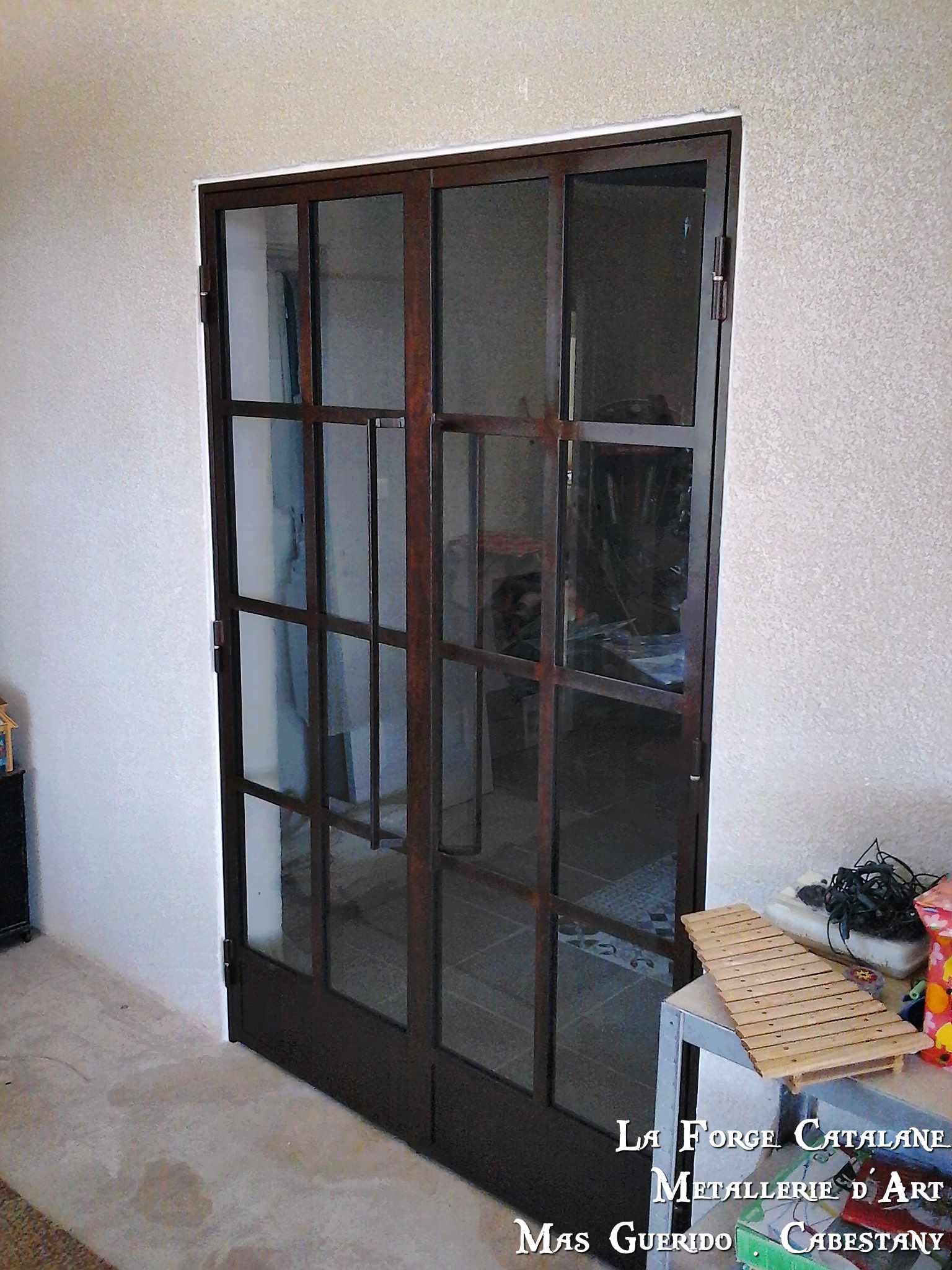 Porte 2 vantaux verriere ancien atelier petits carreaux baton marechal forge catalane.jpg